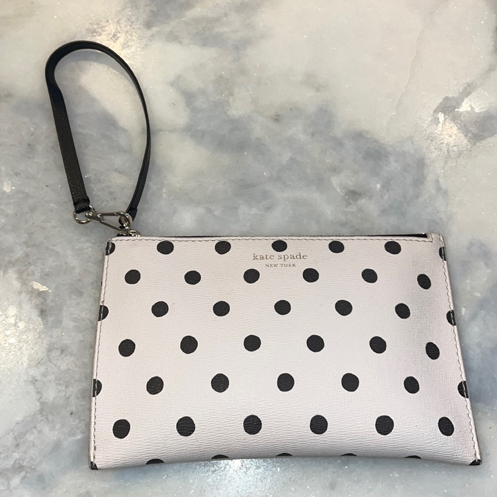 NEW KATE SPADE New York wristlet. White/cream with black polka dots. Zipper